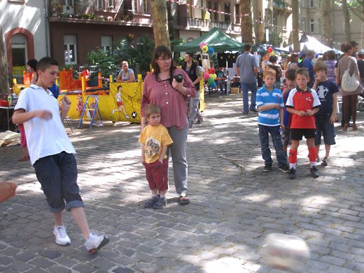 DoppelPass-Torwandschießen beim Max-Joseph-Straßenfest 2011 - Bild 3
