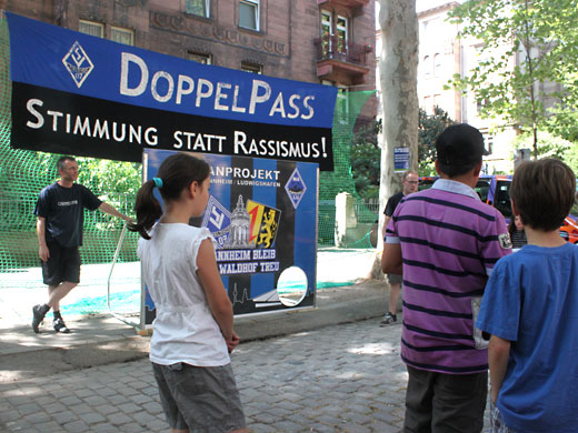 DoppelPass-Torwandschießen beim Max-Joseph-Straßenfest 2011 - Bild 14