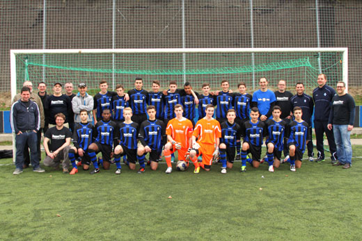 Mannschaftsfoto: DoppelPass und die U16 des SV Waldhof Mannheim 2012/13