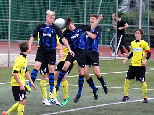 Die DoppelPass-U16-Junioren des SV Waldhof beim Saisonfinale 2014