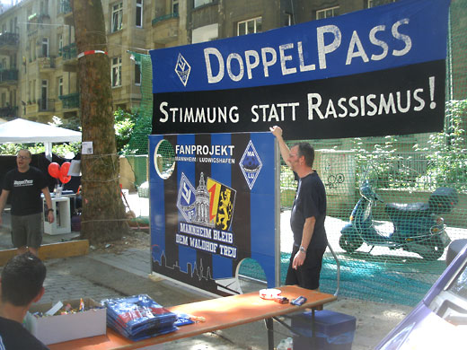 DoppelPass-Torwandschießen beim Max-Joseph-Straßenfest 2011 - Bild 1